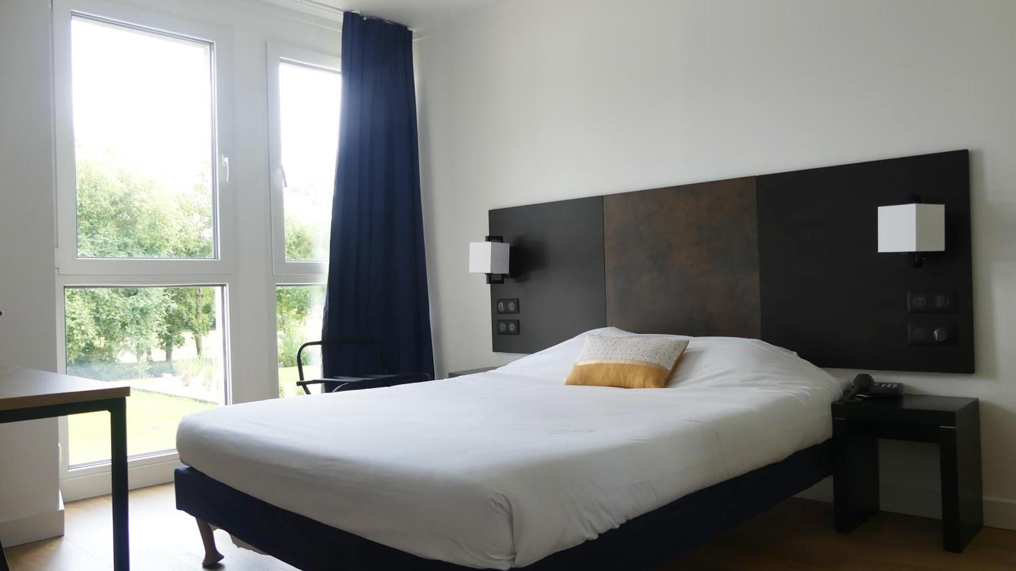 Hotel Abbaye Du Golf De Lesigny Экстерьер фото