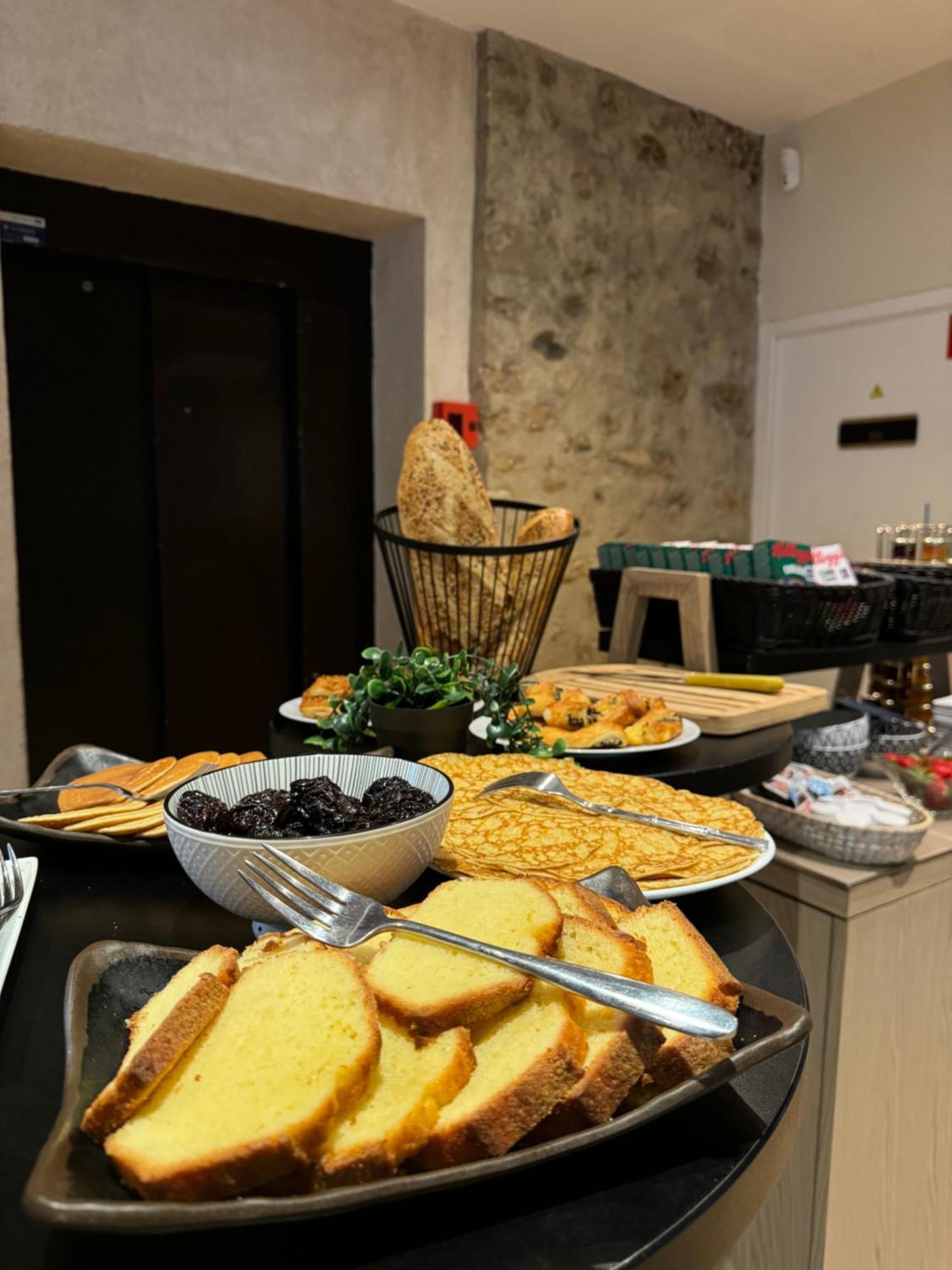Hotel Abbaye Du Golf De Lesigny Экстерьер фото