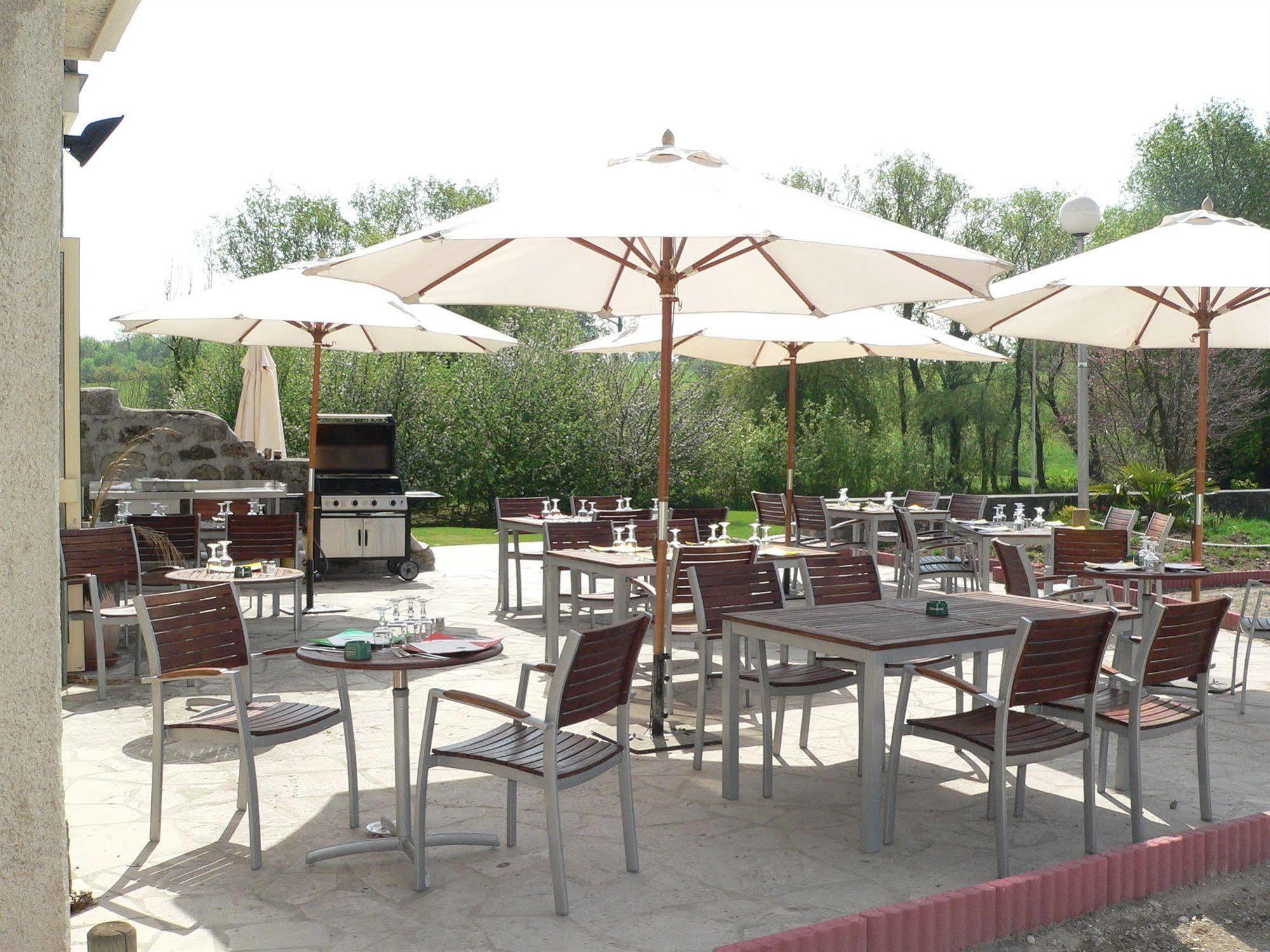 Hotel Abbaye Du Golf De Lesigny Экстерьер фото